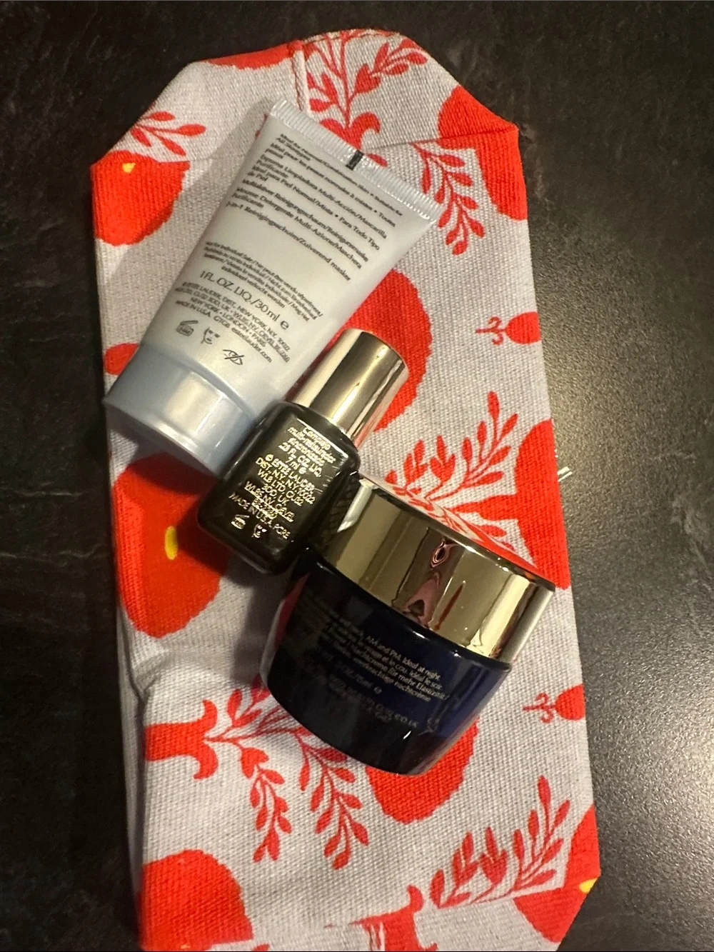 Estee Lauder navy blue, white, red skincare set - Picture 9 of 9